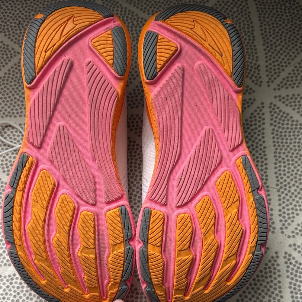 Altra Women’s White Running Shoes with Pink & Orange Midsole experience flow 2 - Picture 3 of 4